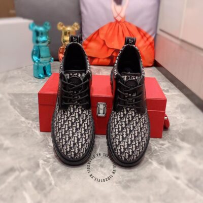Giày thể thao super fake