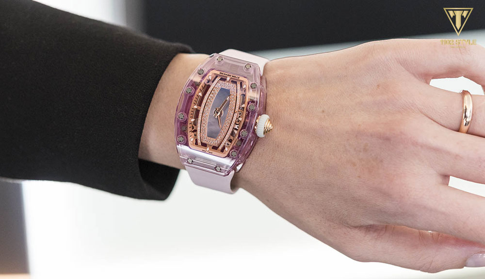 Khách hàng mua đồng hồ Richard Mille nữ Fake, Replica TPHCM