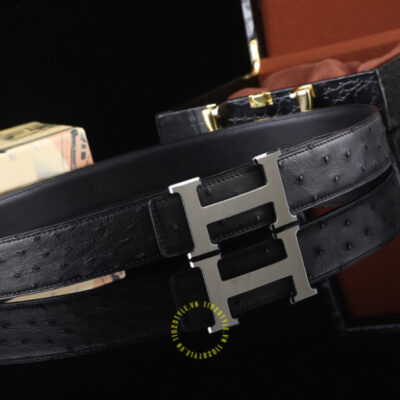 Thiết kế của thắt lưng Hermes da đà điểu đen Like Auth