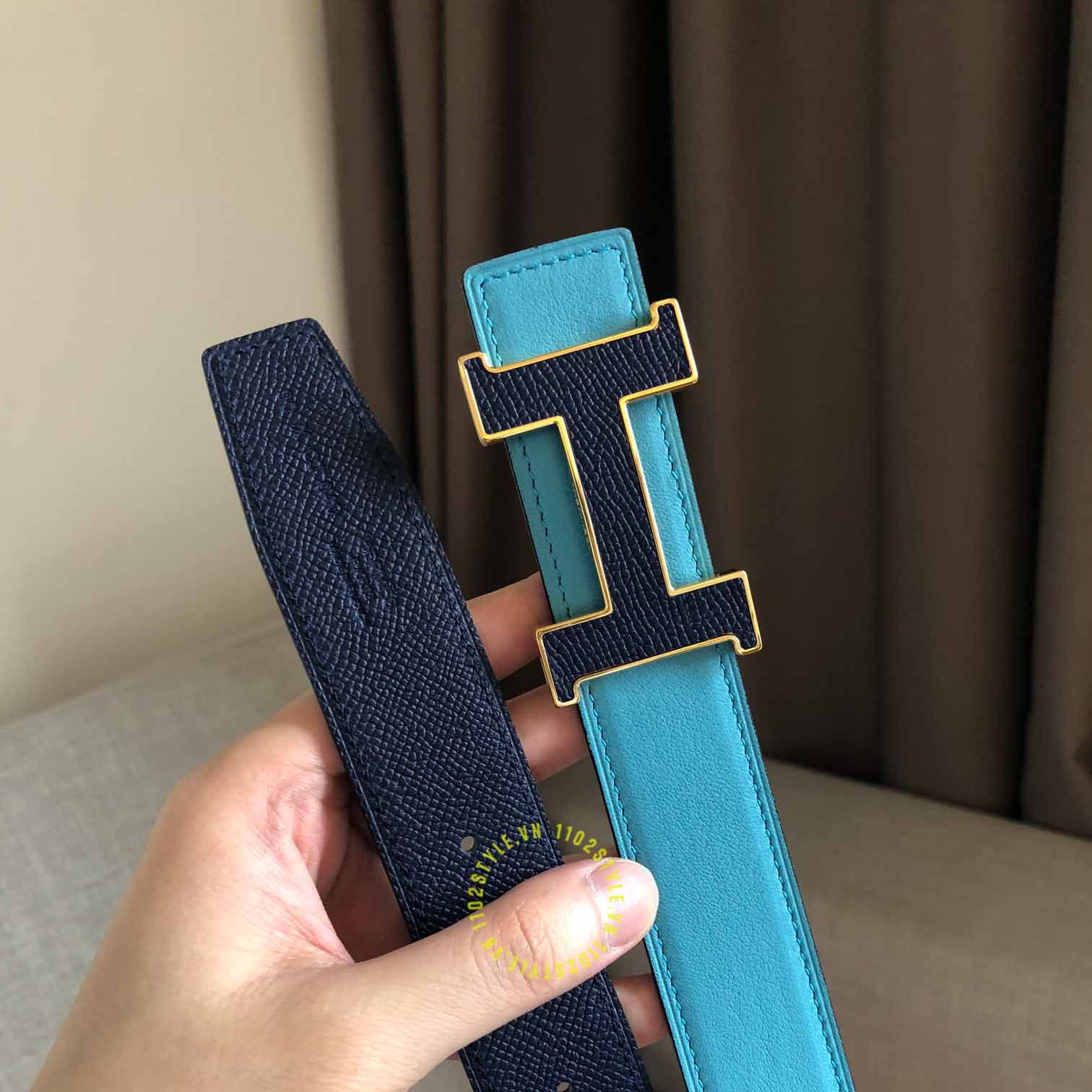 Độ hoàn thiện siêu cấp của thắt lưng Hermes Like Auth 2 mặt xanh đen