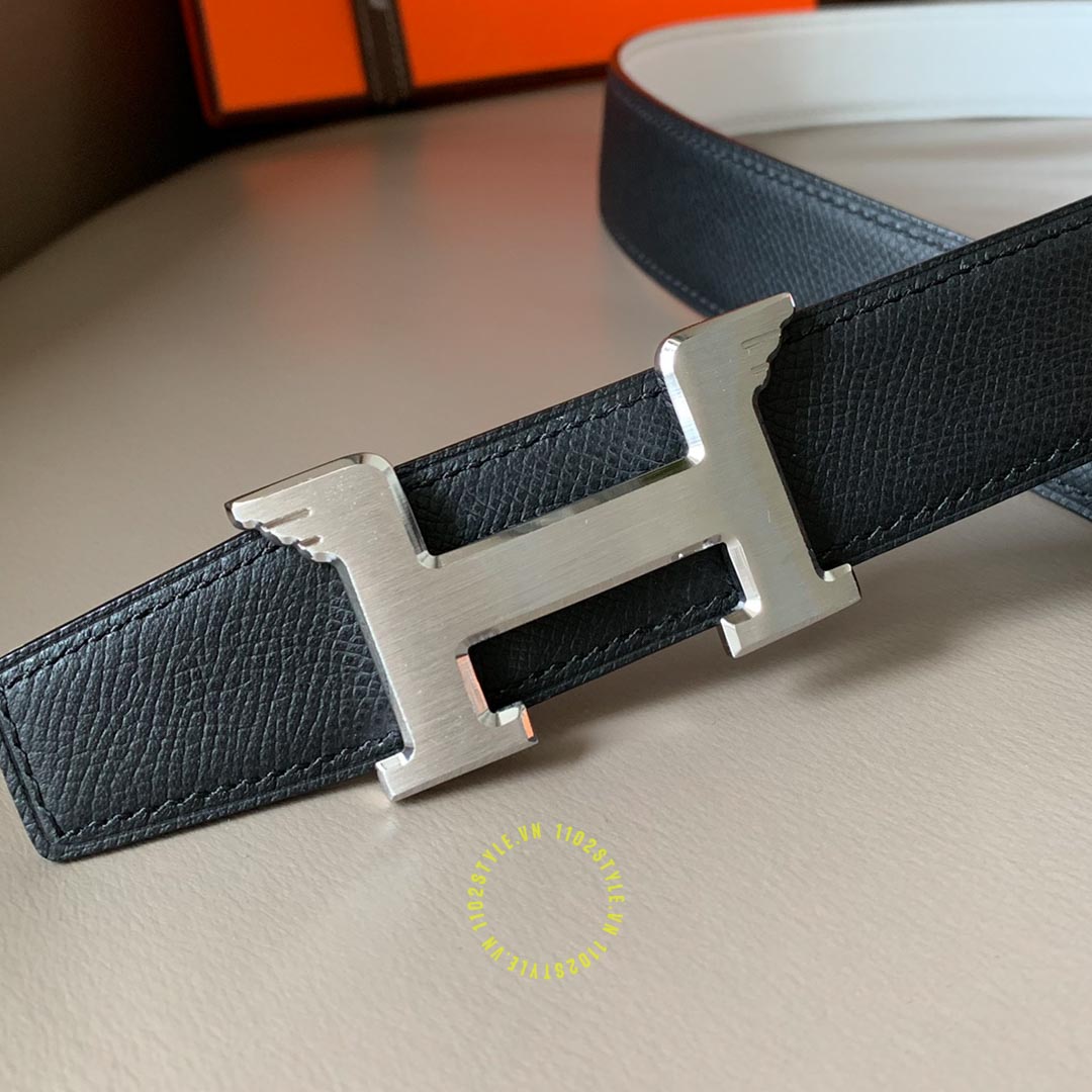 Thiết kế của thắt lưng Hermes trắng đen Like Auth
