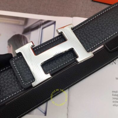 Độ hoàn thiện của thắt lưng Hermes đen sần Like Auth