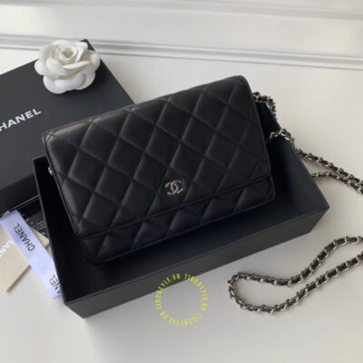 Túi đeo chéo Chanel