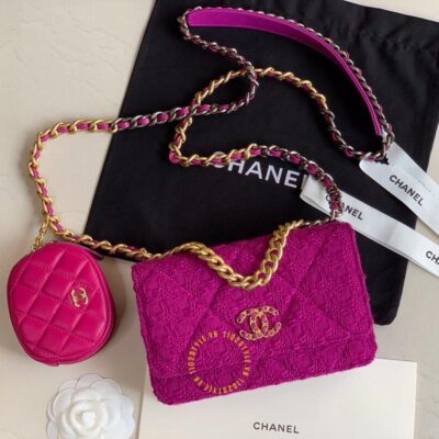 Túi đeo chéo Chanel