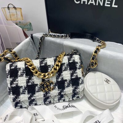 Túi đeo chéo Chanel