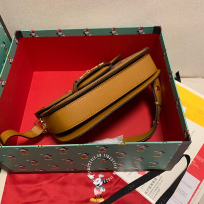 Giá của mẫu túi Gucci 1955 Horsebit Shoulder Bag Like Auth vô cùng hợp lý.