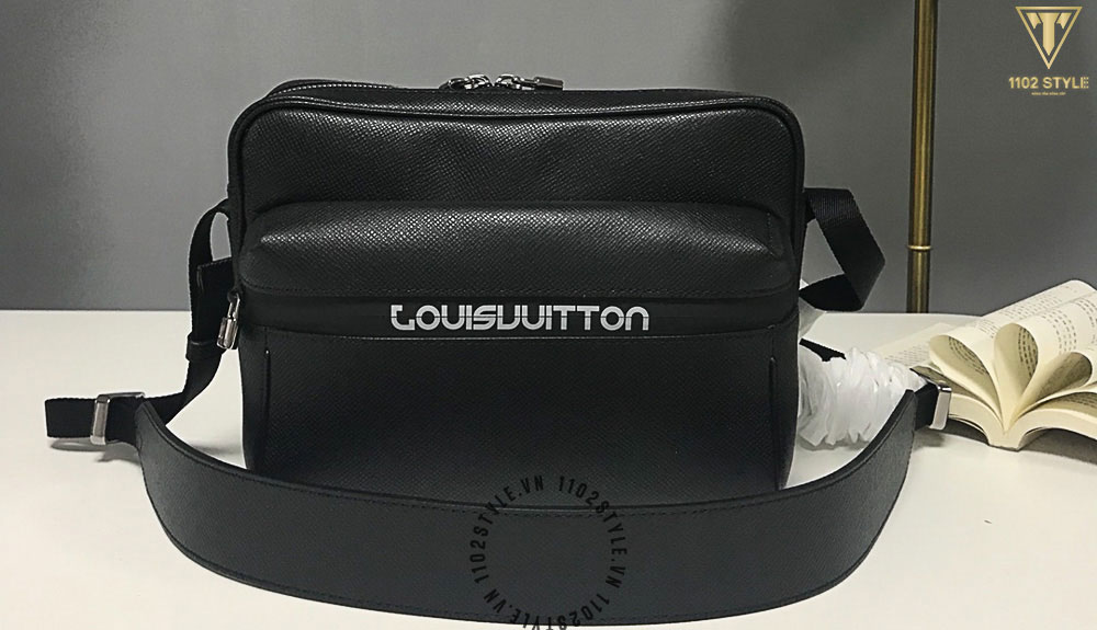 Túi đeo chéo Louis Vuitton nam sở hữu sự độc đáo và đẳng cấp riêng biệt