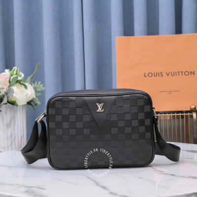 Túi đeo chéo nam Louis Vuitton