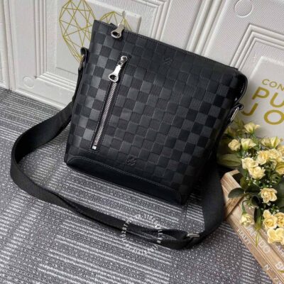 Túi đeo chéo nam Louis Vuitton