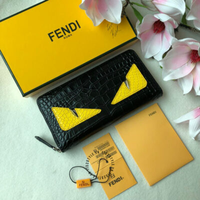 Ví dài cầm tay Fendi