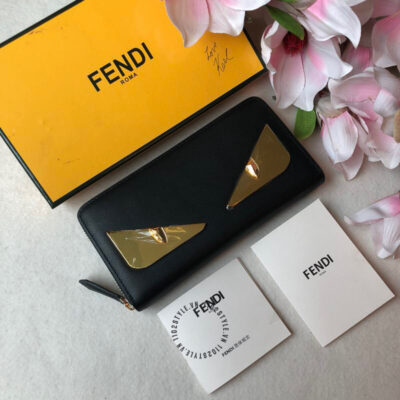 Ví dài cầm tay Fendi
