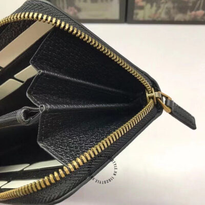 Đánh giá về kiểu dáng và thiết kế của mẫu ví Gucci nam con ong