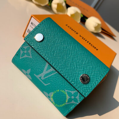 ví ngắn cầm tay lv replica