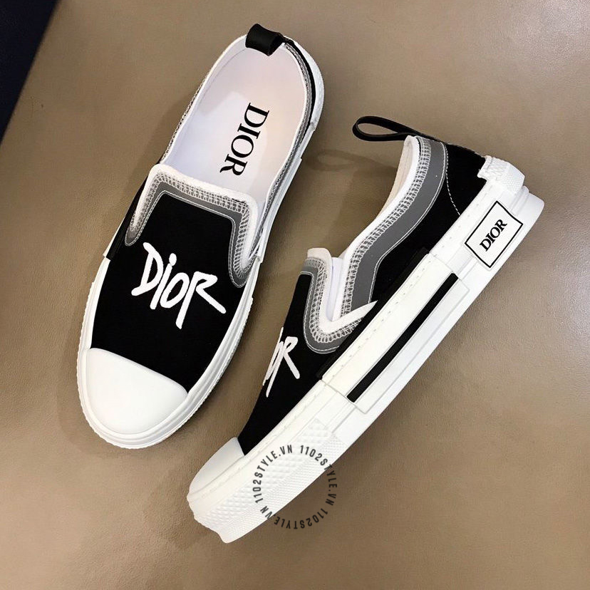 Độ hoàn thiện của mẫu giày lười vải cao cấp Dior and Shawn B23