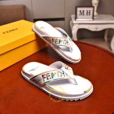 dép fendi xỏ ngón