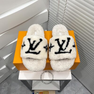 Dép Louis Vuitton nữ