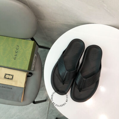 Dép xỏ ngón nam Gucci