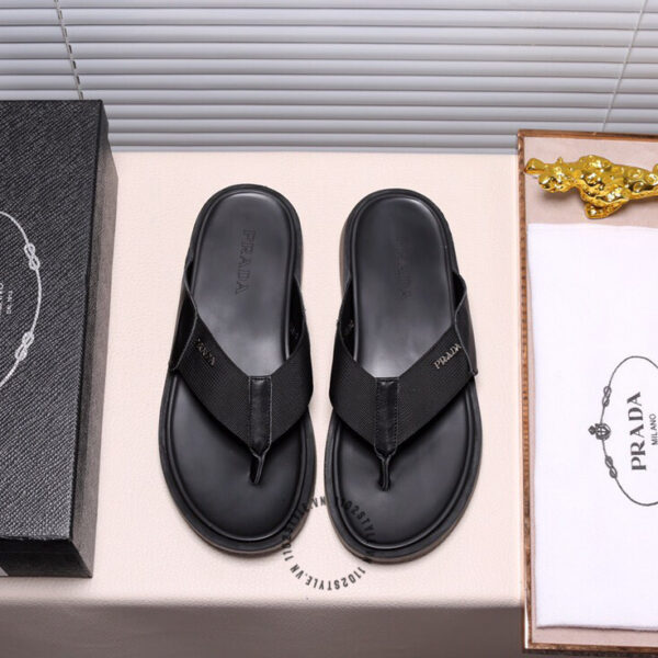 Dép xỏ ngón Prada nam