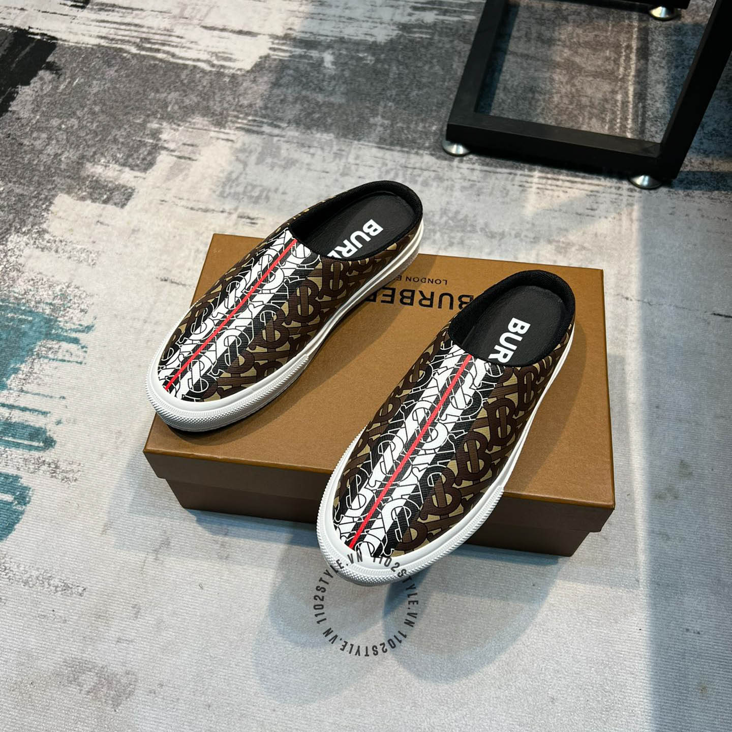 giày BURBERRY