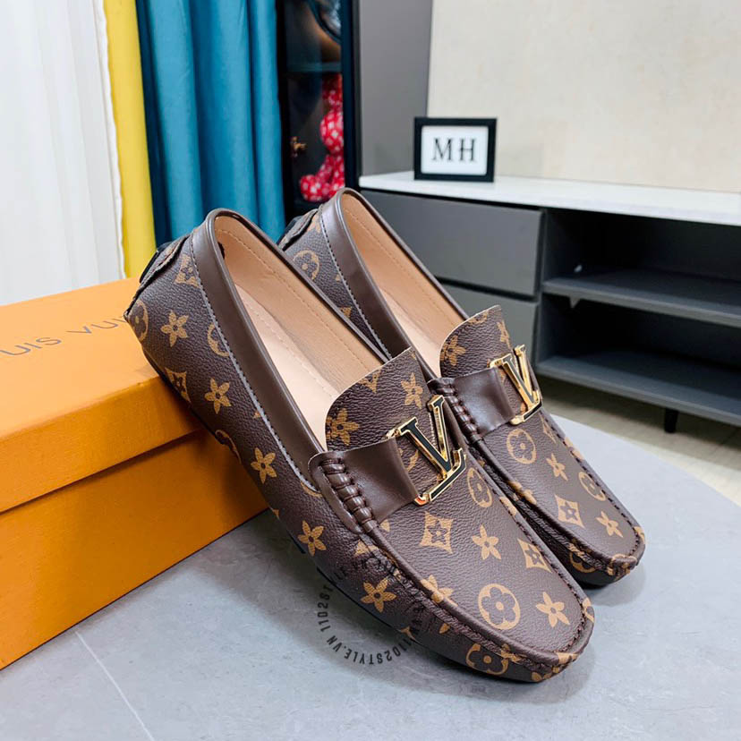 Thiết kế nổi bật của Giày lười LV nam da sần màu nâu bản super fake