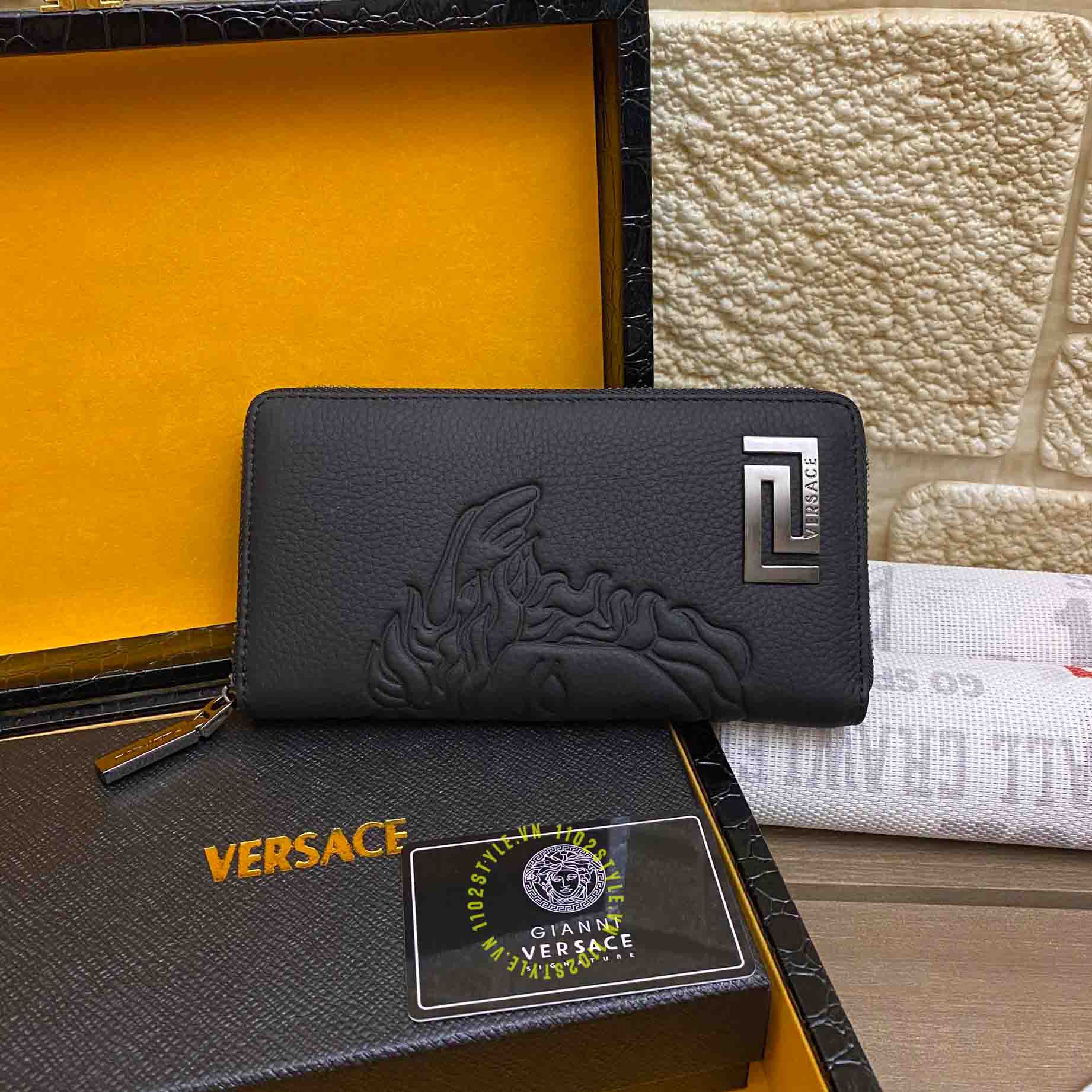 ví versace
