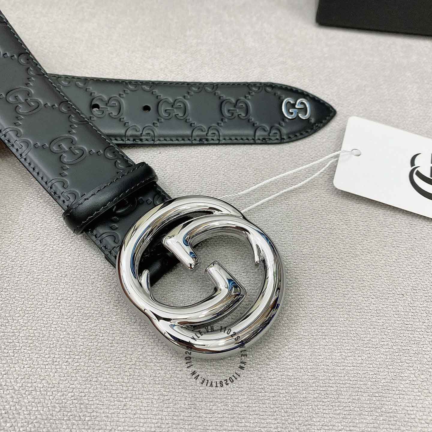 Độ hoàn thiện cao của dây nịt Gucci nam mặt khóa bạc