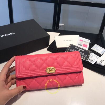 ví dài cầm tay chanel