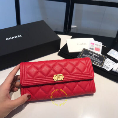 ví dài cầm tay chanel