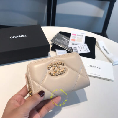 ví ngắn cầm tay chanel
