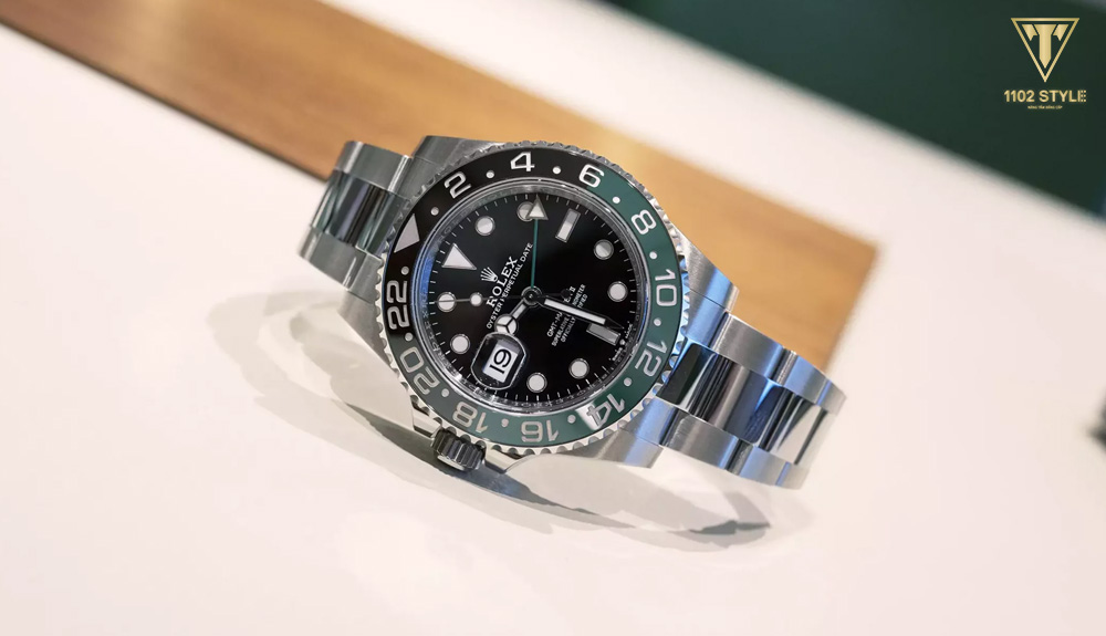 Đồng hồ Rolex chạy pin hay cơ?