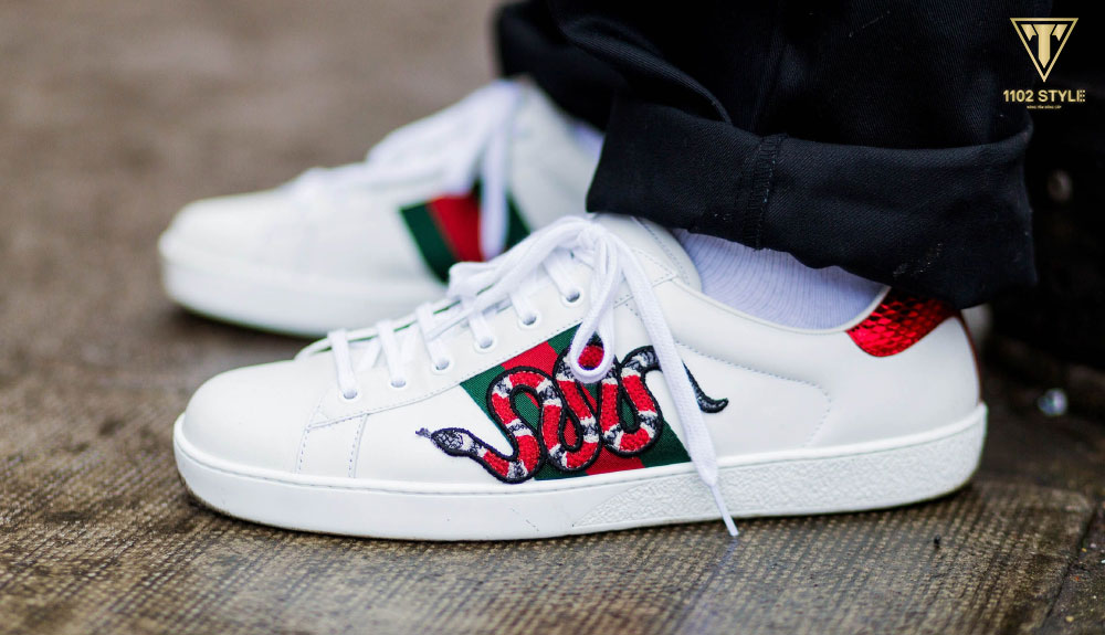 Gucci đã tạo ra nhiều mẫu giày dép đặc biệt mang thiết kế từ thể thao đến những đôi giày cao gót.
