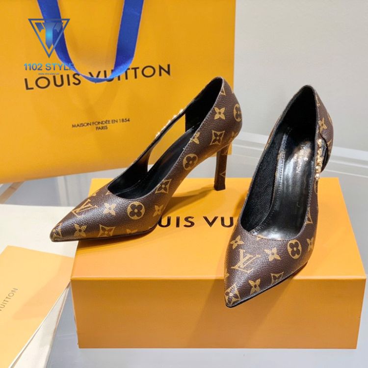 Giày mũi nhọn LV