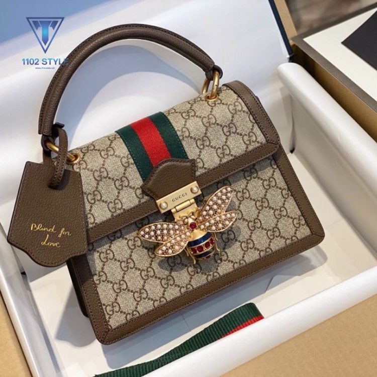 Túi Gucci đi cùng croptop