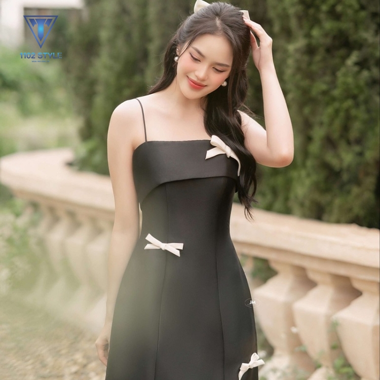Đầm đen mang giày màu gì