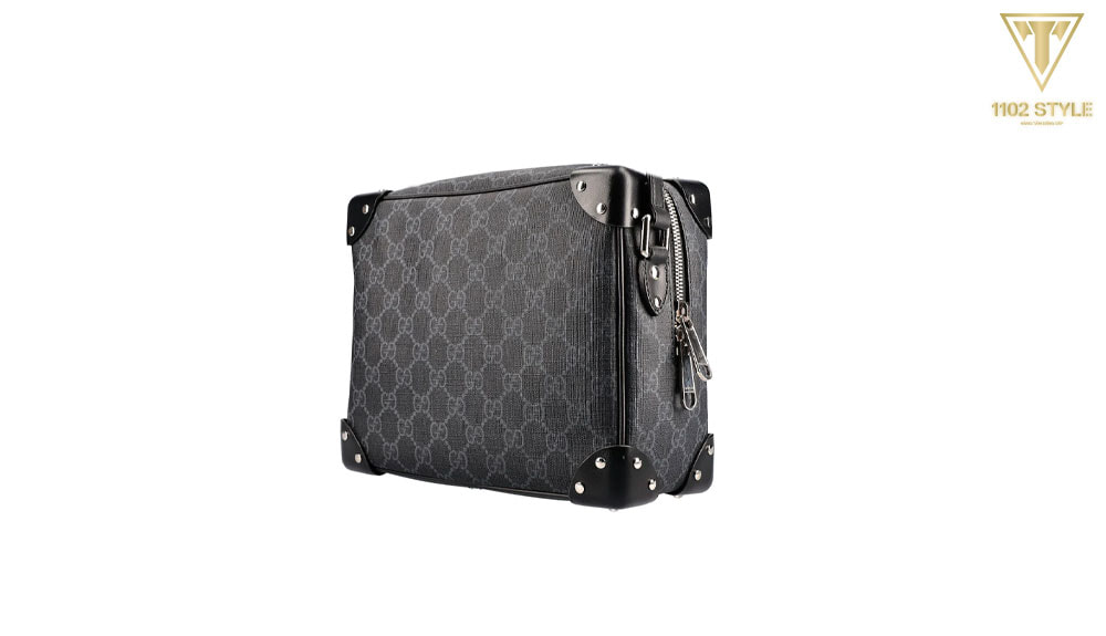 Túi Gucci hộp Square Box Shoulder Bag GG Supreme là một mẫu túi đẹp và đặc biệt trong bộ sưu tập Gucci.