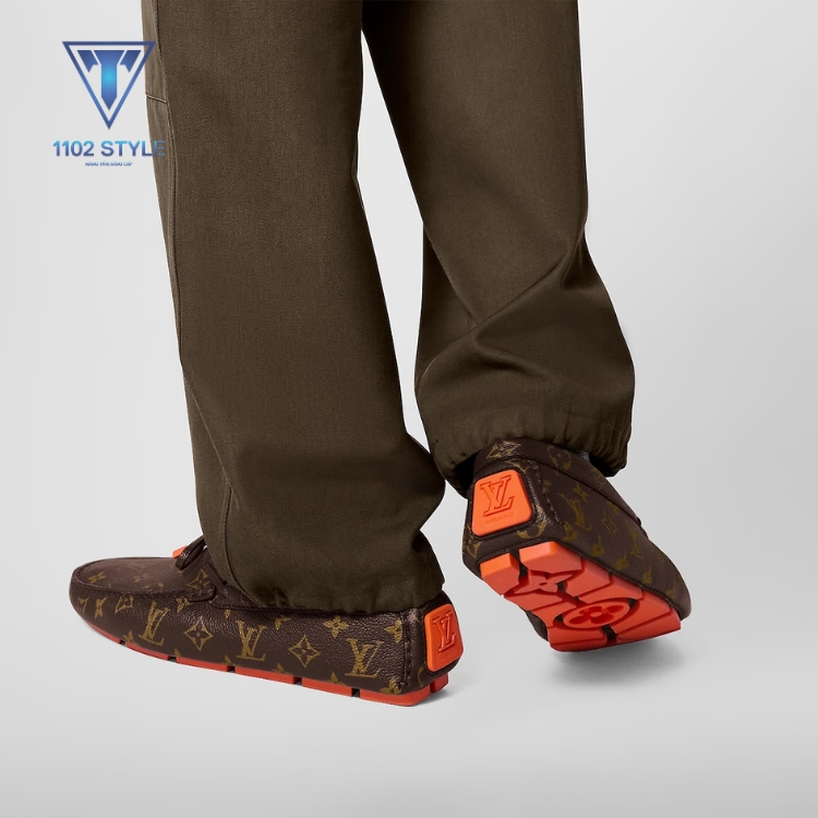Quần kaki và giày loafer nam