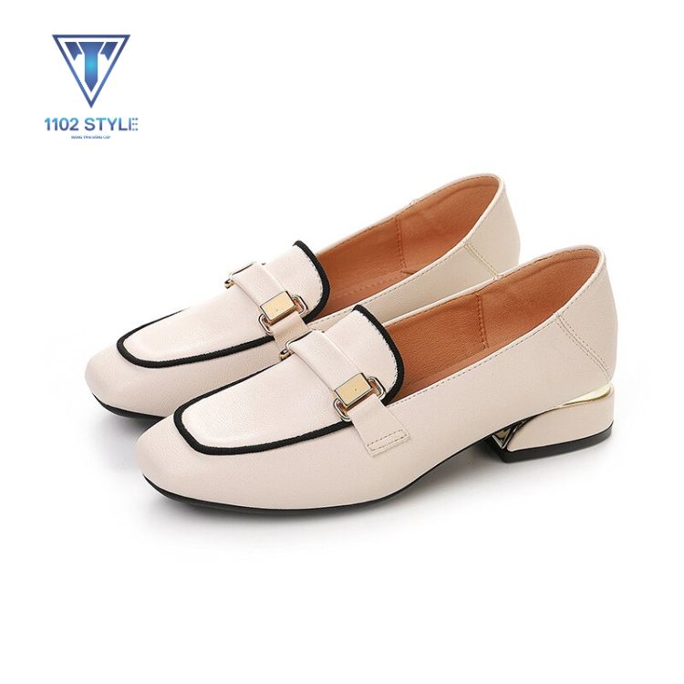 phối đồ với giày loafer nữ