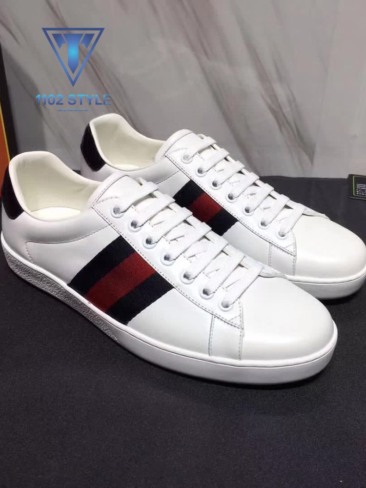 phối đồ với giày sneaker nam