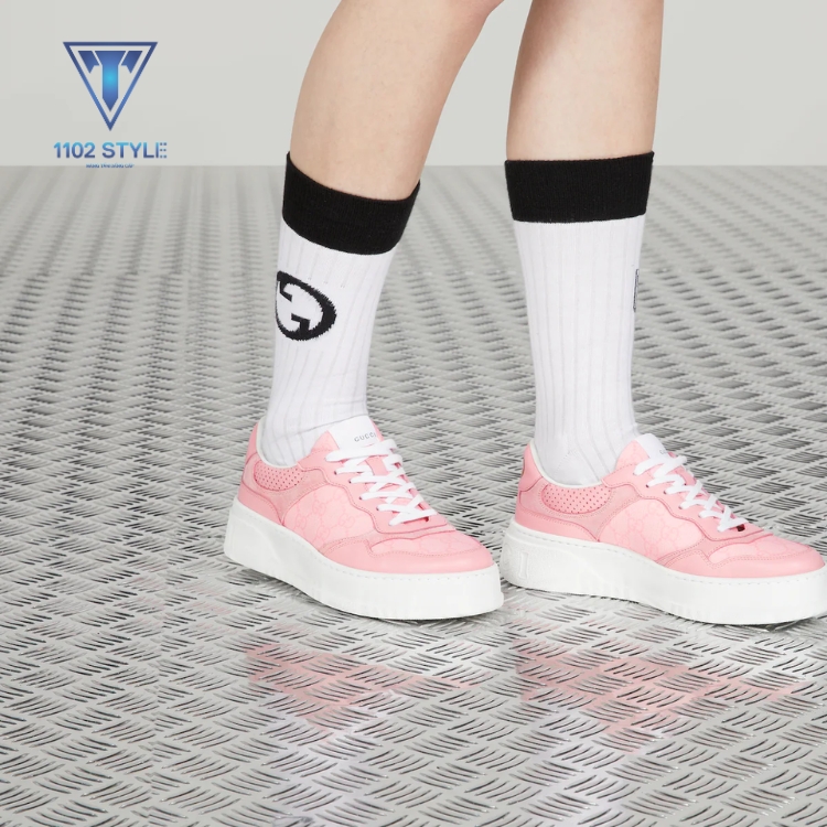 phối đồ với giày sneaker nữ tùy hoàn cảnh