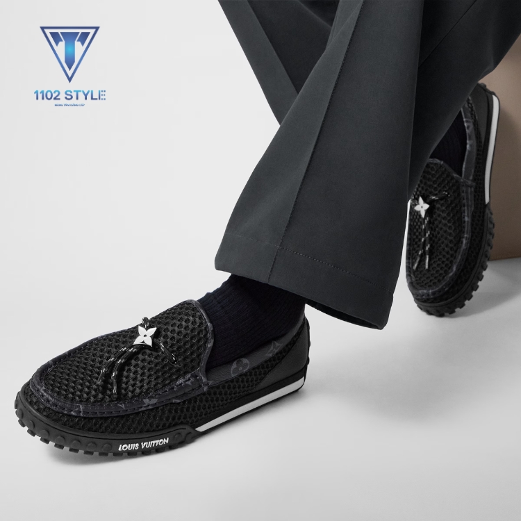 quần tây đen đi giày lười (Loafers)
