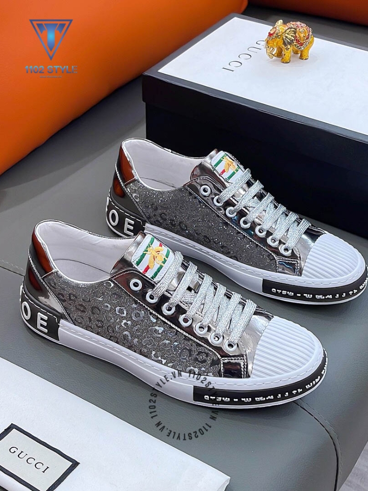 Mua giày sneaker cao cấp