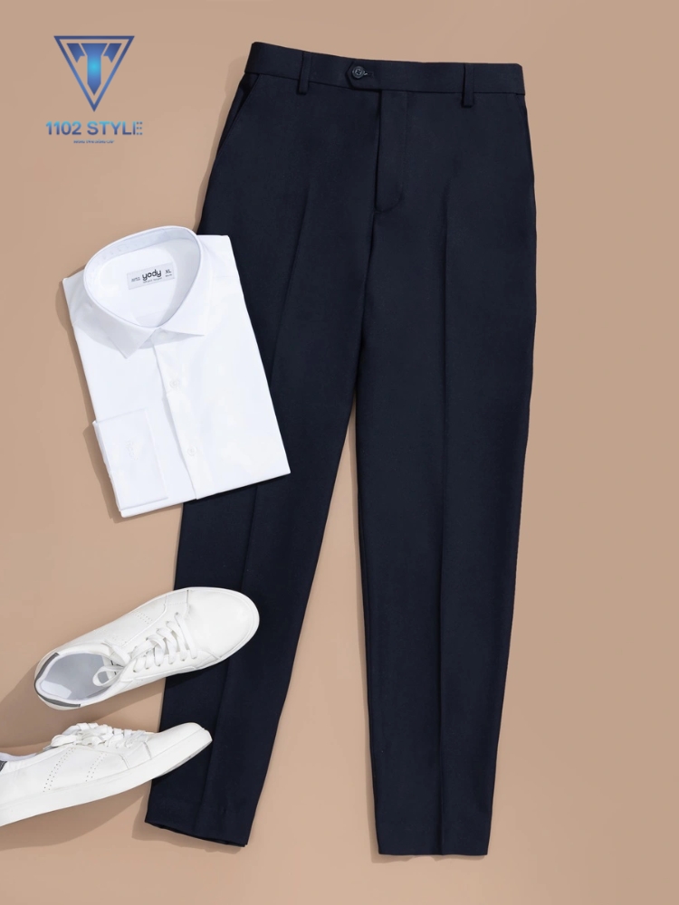 quần tây phối giày sneaker