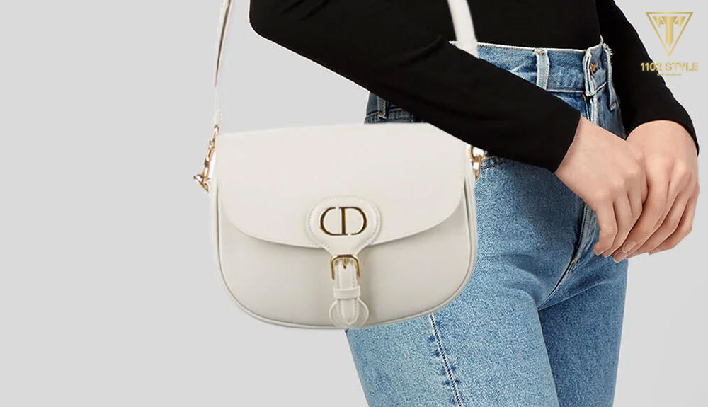 Túi xách Dior màu trắng chính hãng giá bao nhiêu?