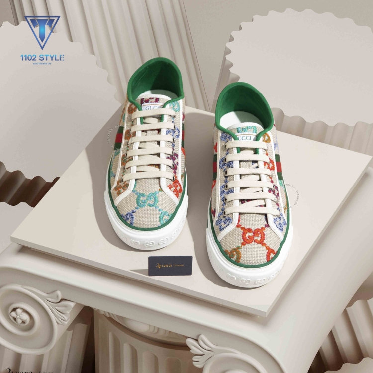 Cách buộc dây giày Gucci ngang