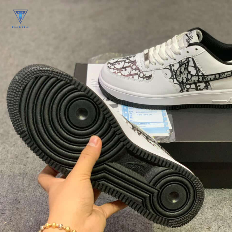 Cách check giày Nike qua thân, đế giày