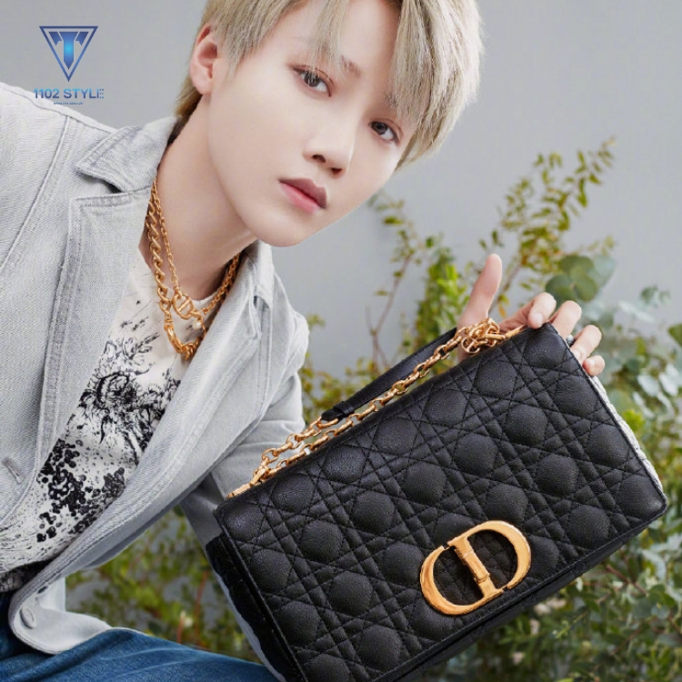 Cách đeo dây túi Dior Menswear lịch lãm của Xin Liu The9
