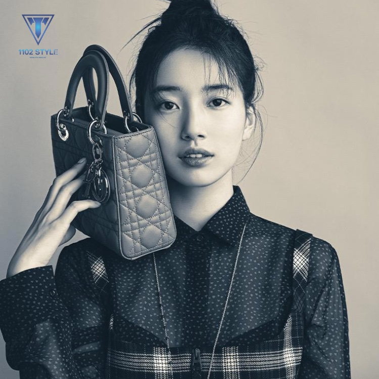 Cách đeo dây túi Dior của Bae Suzy