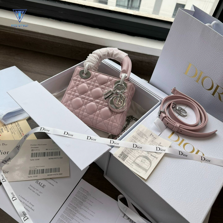 Mách khéo cách mở khoá túi Dior đúng cách, đơn giản