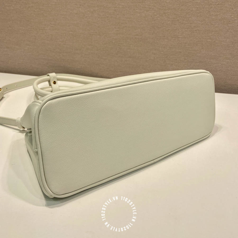 Prada Tui Mau Trang (3)
