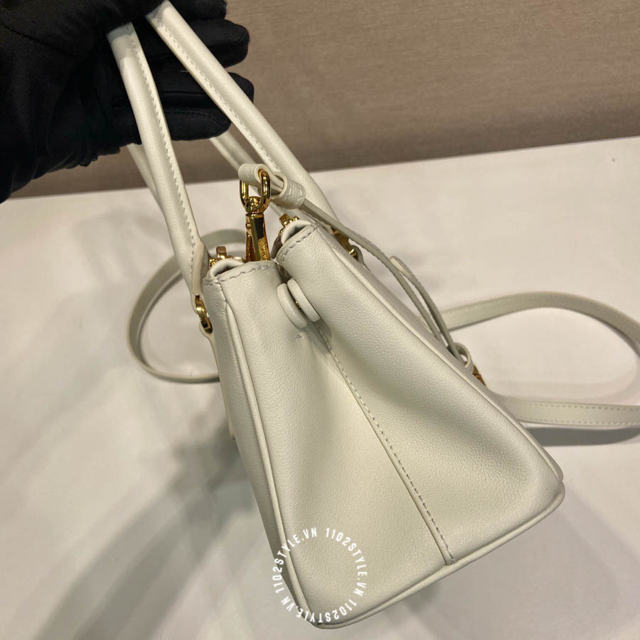 Prada Tui Mau Trang (4)